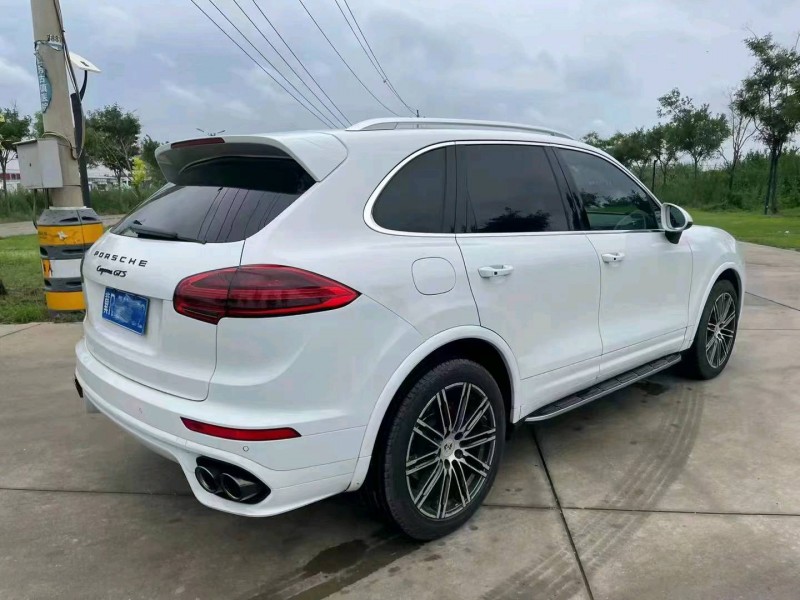 邯郸17年保时捷卡宴1