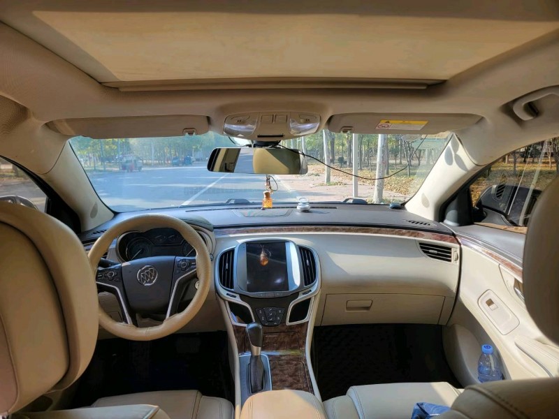 聊城15年别克君越7