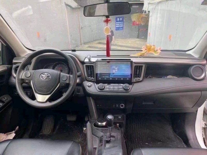 嘉兴18年丰田RAV48