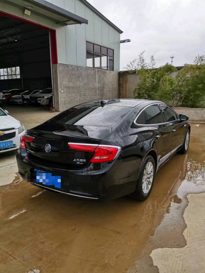 保定18年别克君越8