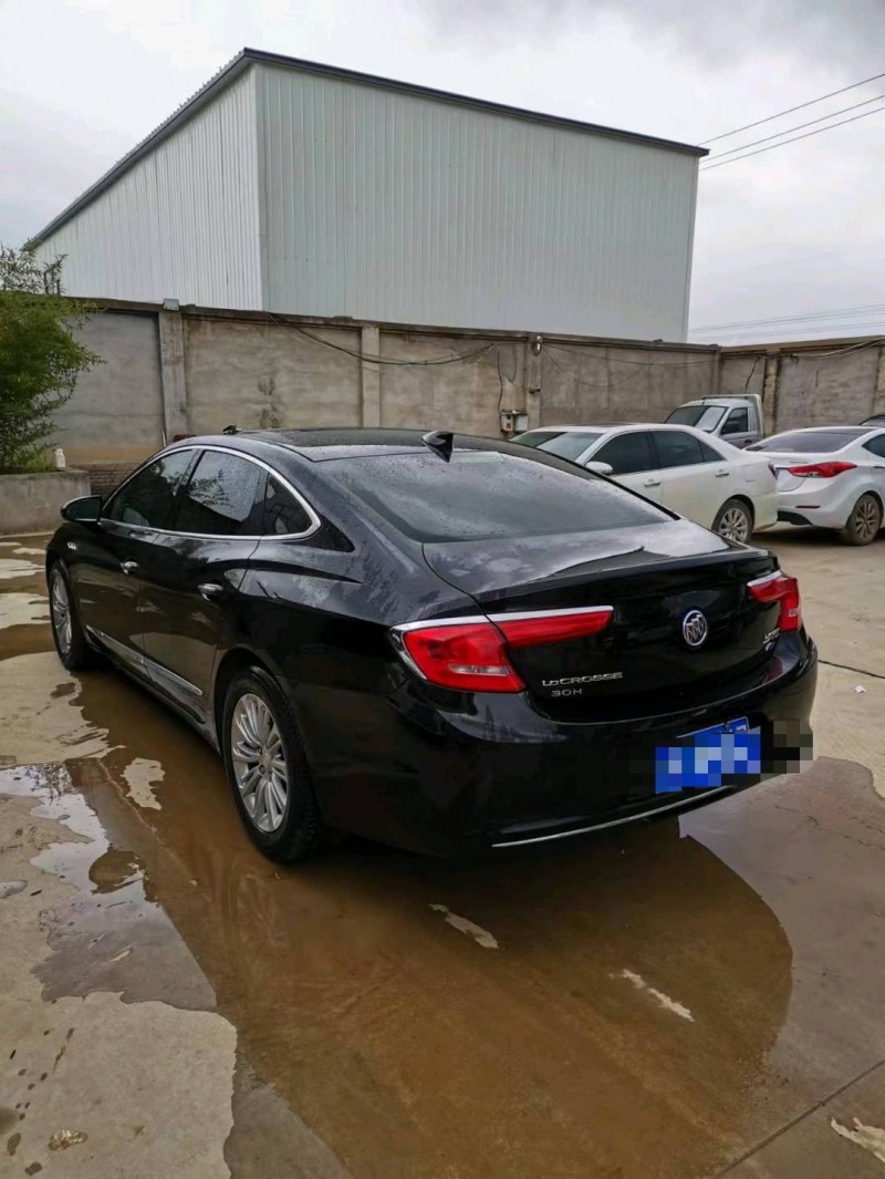 保定18年别克君越7