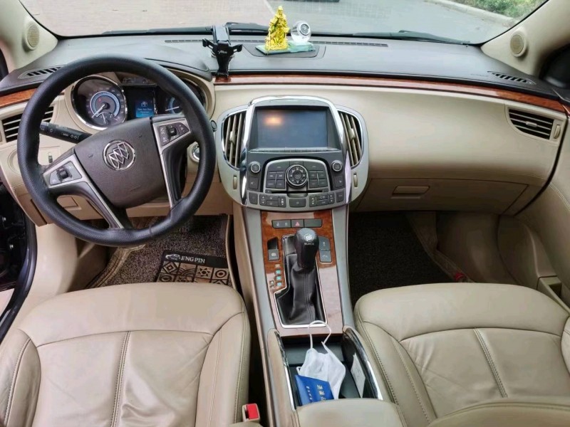 临沂12年别克君越5