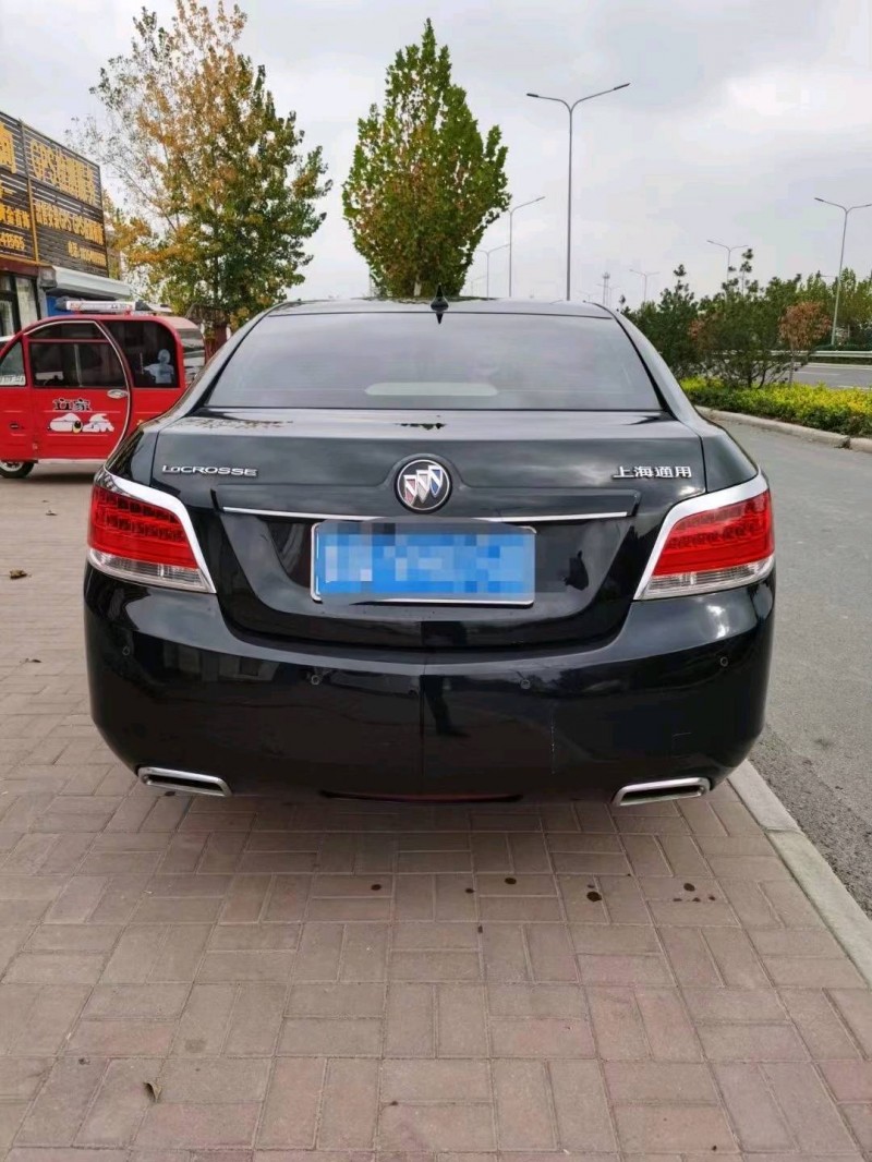 临沂12年别克君越7