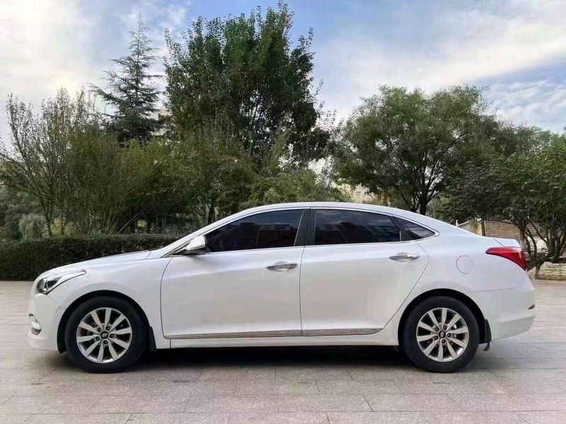 邯郸16年现代名图1