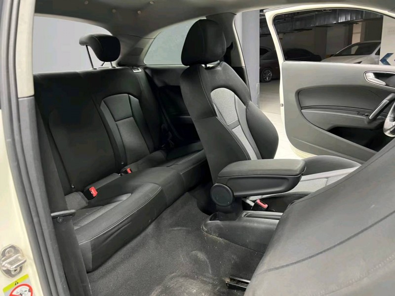 成都12年奥迪A18