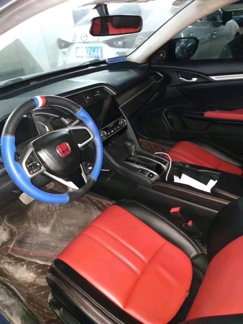 重庆18年本田思域5