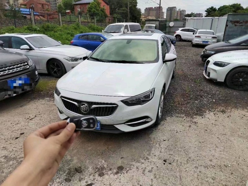 武汉19年别克君威1