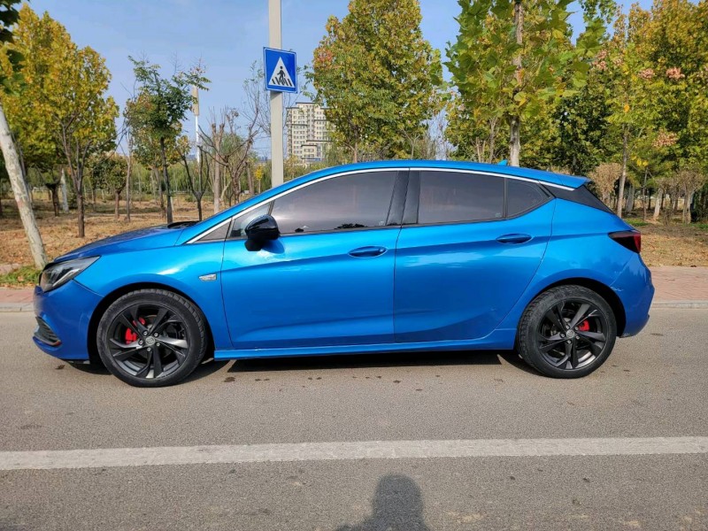 济南17年别克威朗3