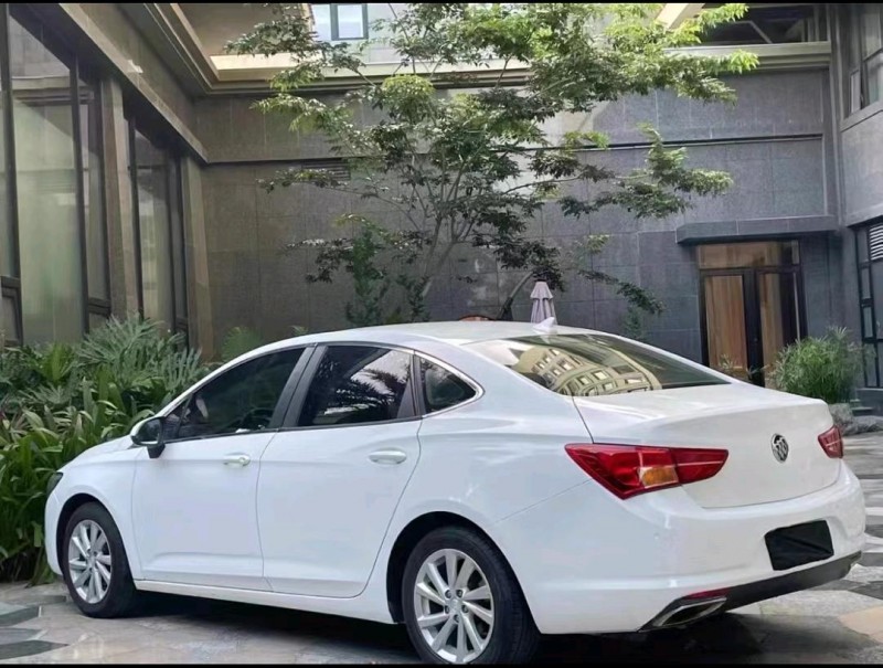 济南16年别克威朗1