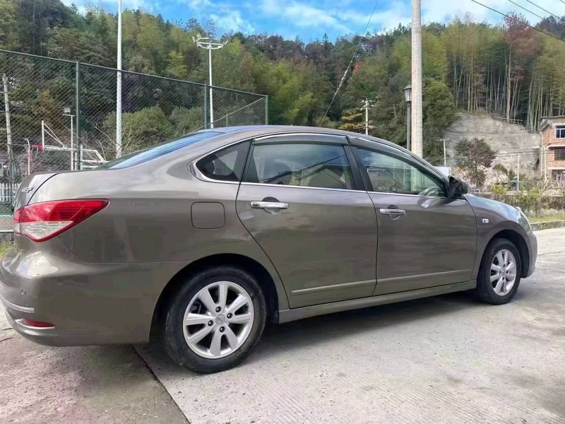 邯郸17年日产轩逸5