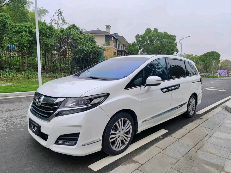 嘉兴18年本田艾力绅2