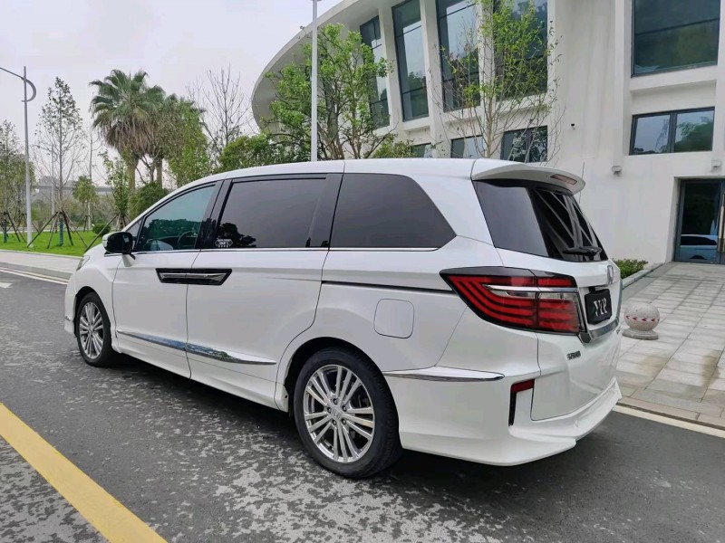 嘉兴18年本田艾力绅5