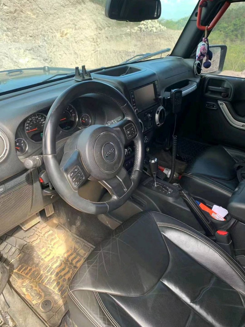 枣庄15年Jeep牧马人1