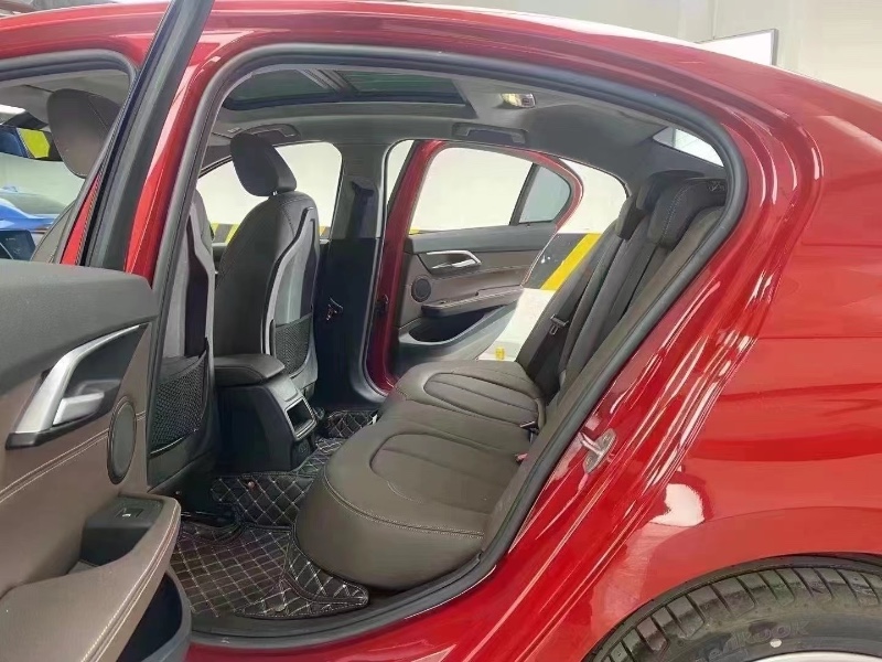 成都20年宝马1系6