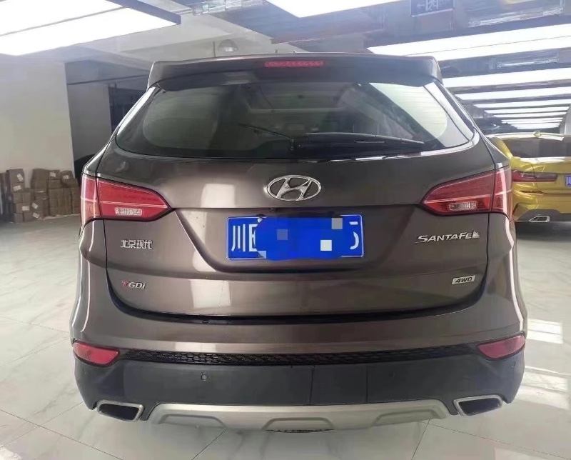 成都14年现代新胜达4