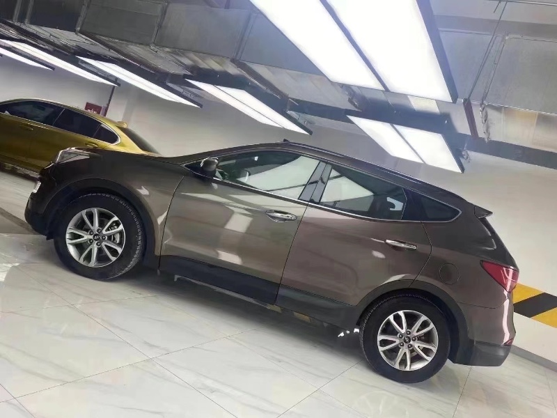 成都14年现代新胜达5