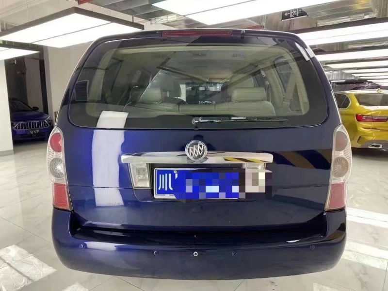 成都14年别克GL82