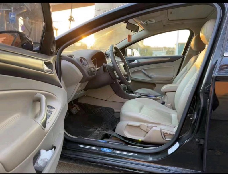 青岛13年福特蒙迪欧3