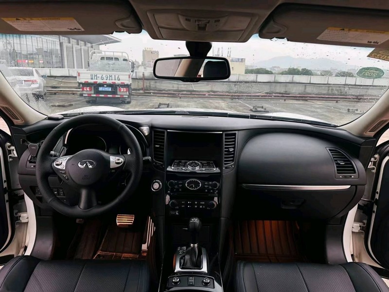 东莞12年英菲尼迪FX355