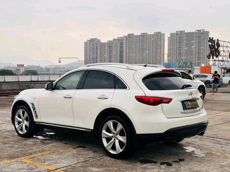 东莞12年英菲尼迪FX357