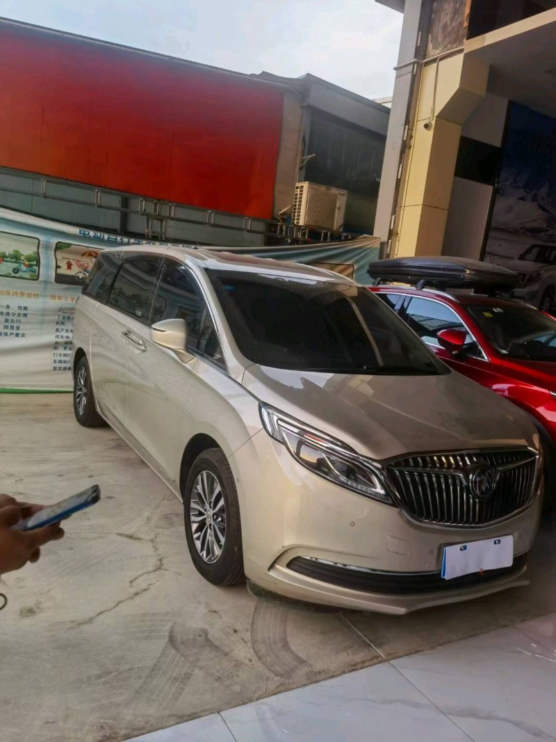 徐州17年别克GL82