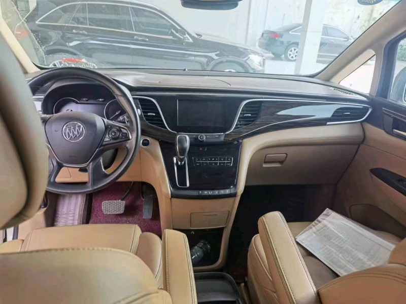 徐州17年别克GL84