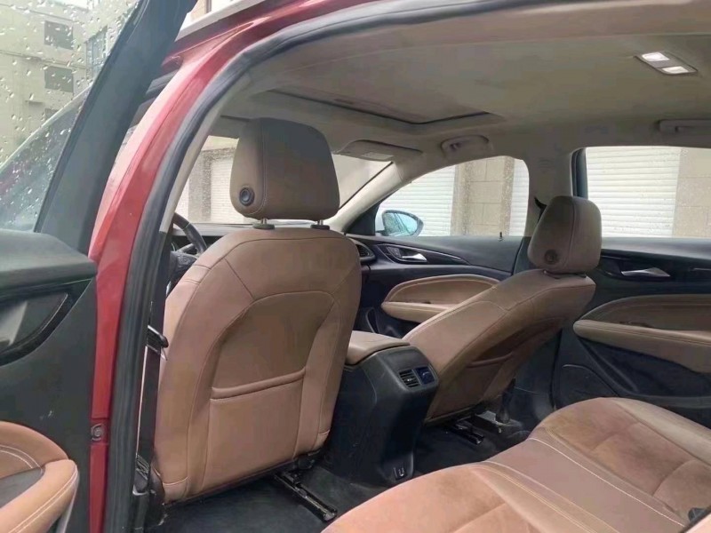 济宁19年别克君威5