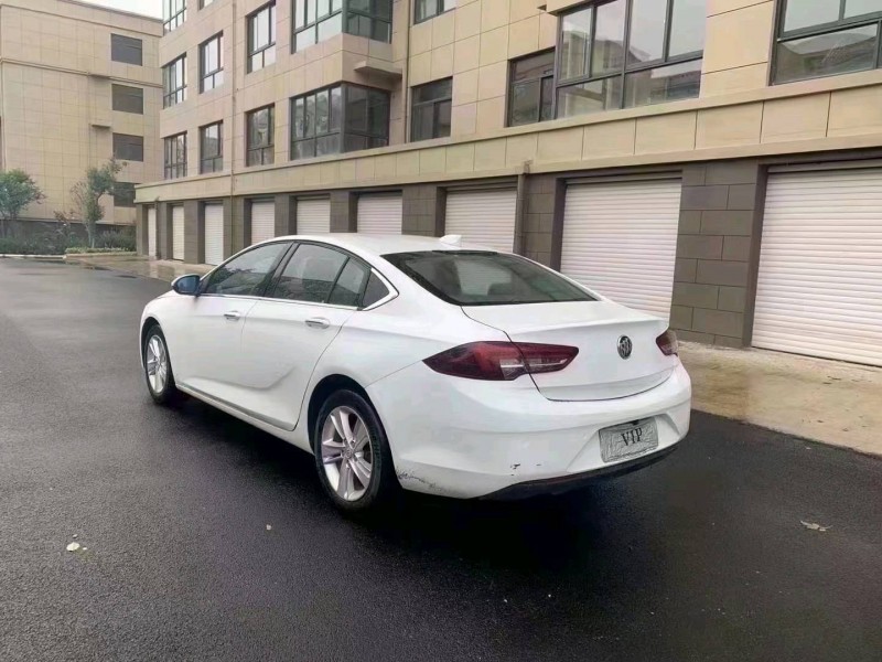 济宁19年别克君威6