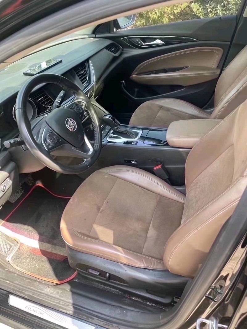 潍坊18年别克君威4