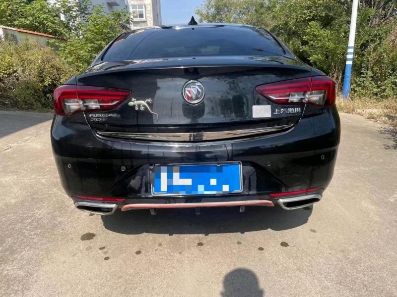 潍坊18年别克君威8