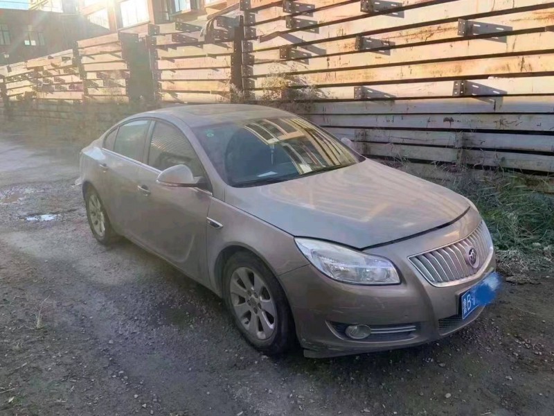 青岛13年别克君威2