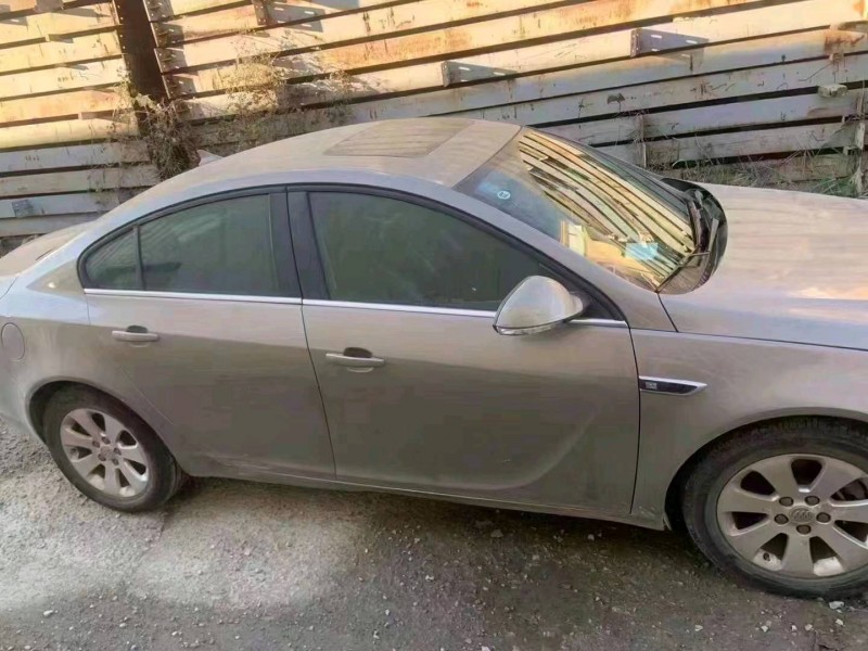 青岛13年别克君威3