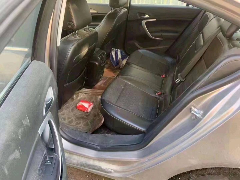 青岛13年别克君威6