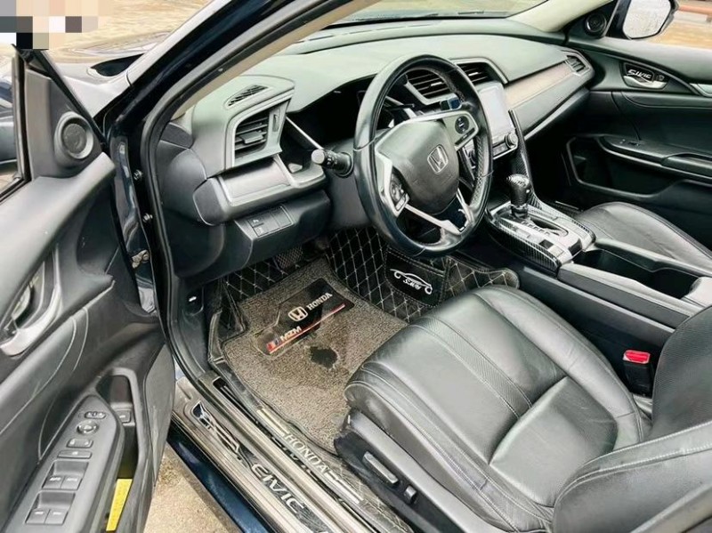 东莞17年本田思域4