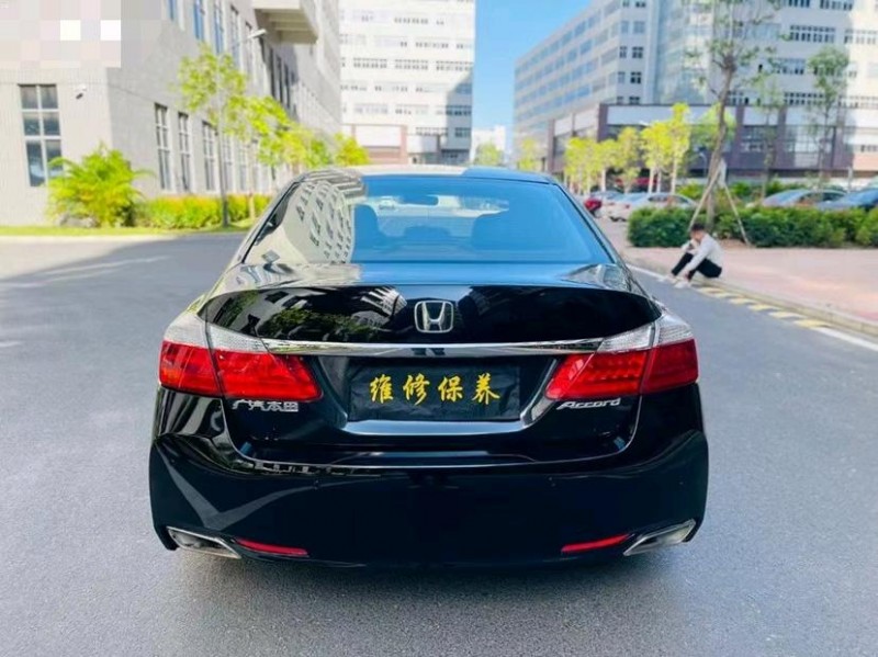 东莞14年本田雅阁9