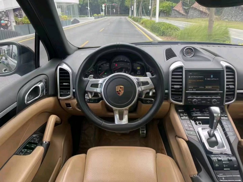 东莞14年保时捷卡宴5