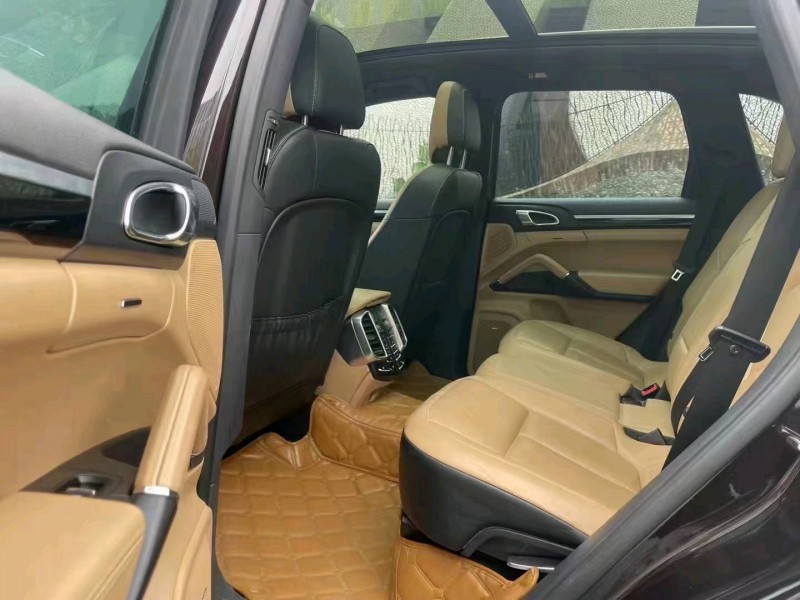 东莞14年保时捷卡宴7