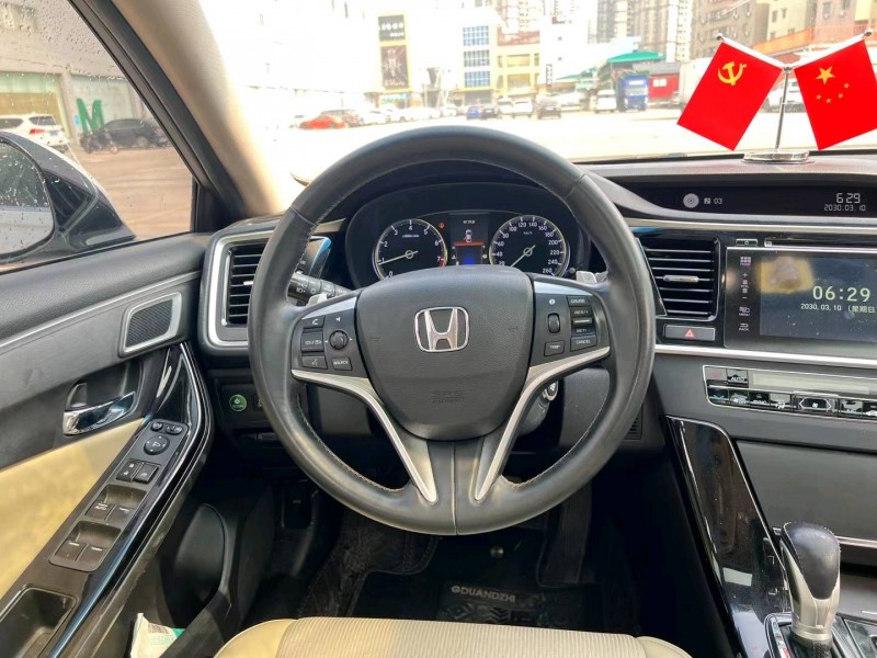 广州16年本田思铂睿5