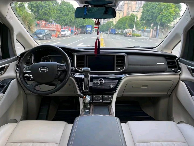 东莞20年传祺M85