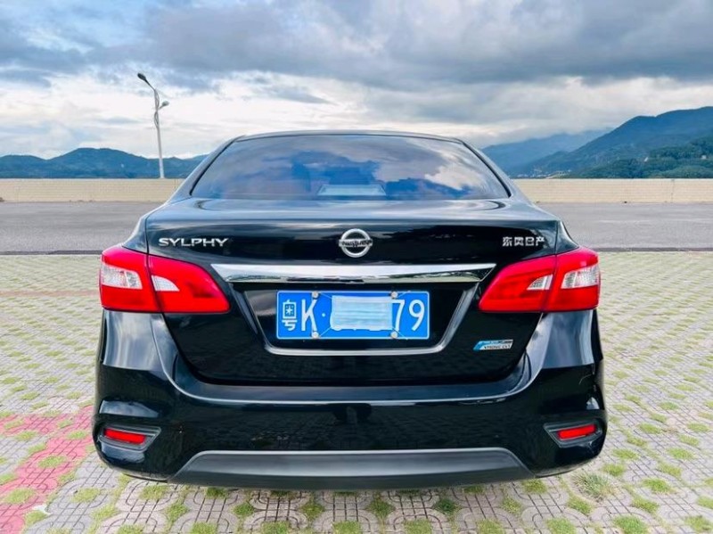 东莞18年日产轩逸9