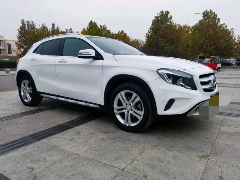 青岛15年奔驰GLA7