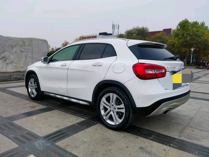 青岛15年奔驰GLA2