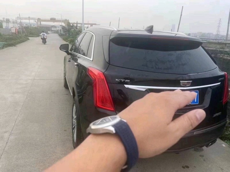 广州17年凯迪拉克XT57