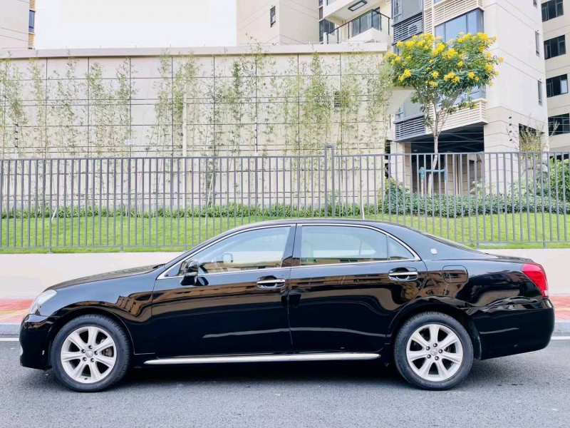 东莞13年丰田皇冠8
