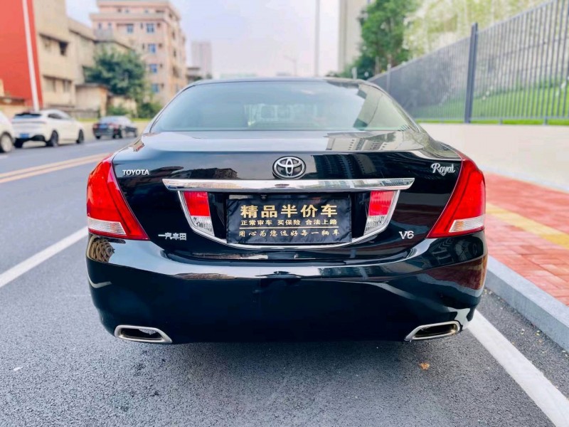 东莞13年丰田皇冠9