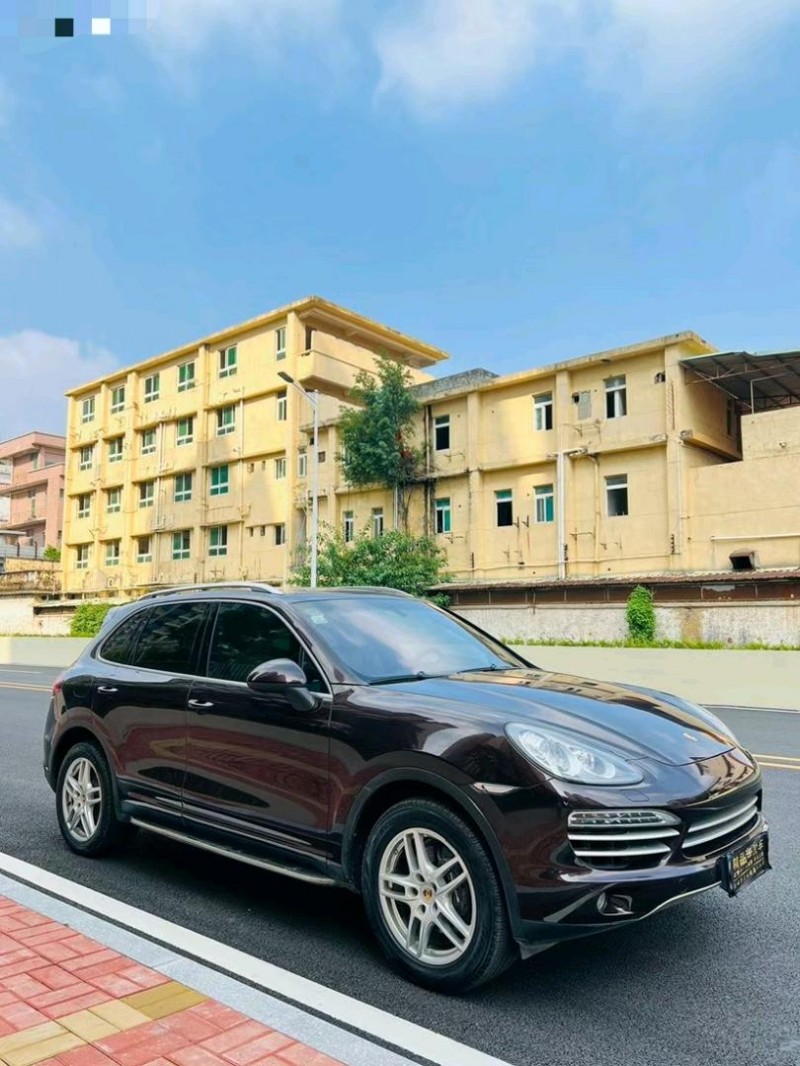 东莞14年保时捷卡宴3