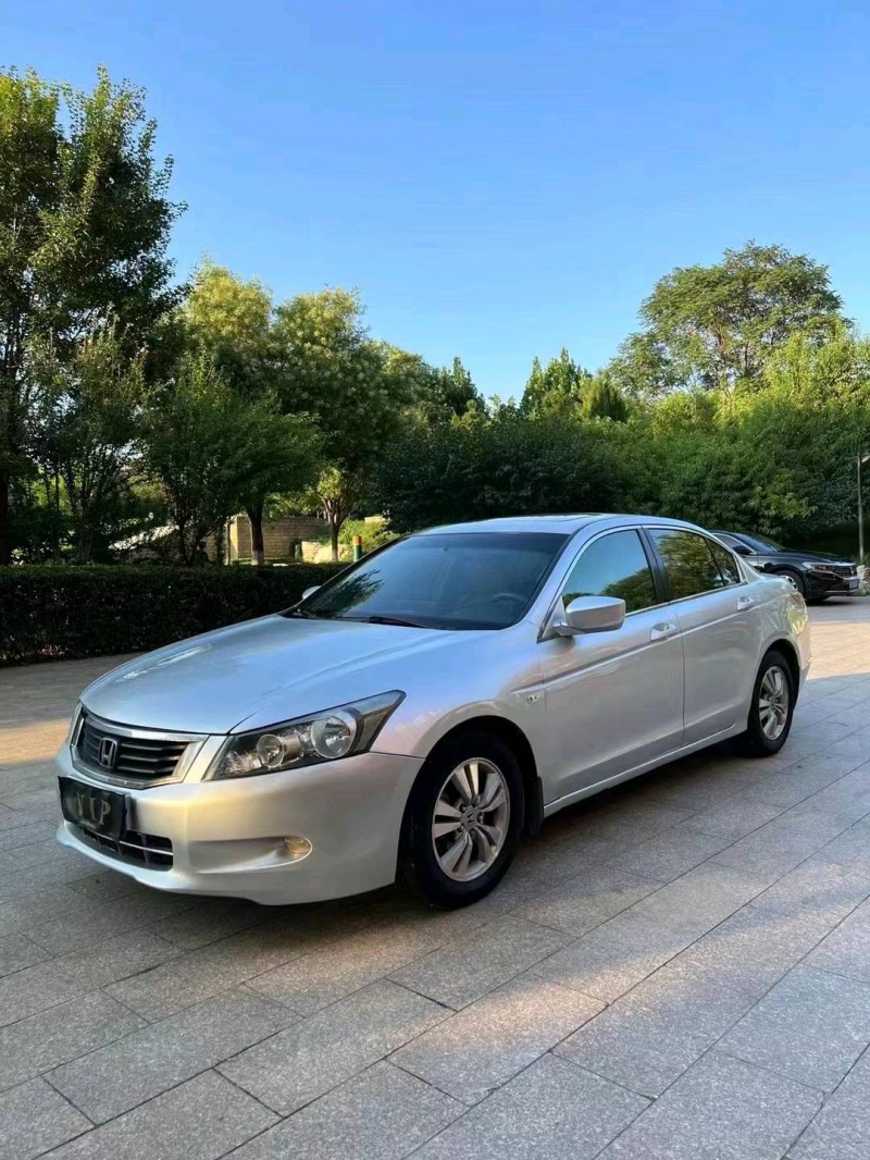 邯郸09年本田雅阁8