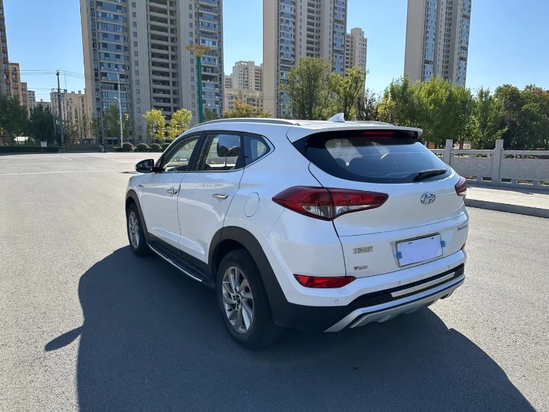 徐州17年现代途胜5