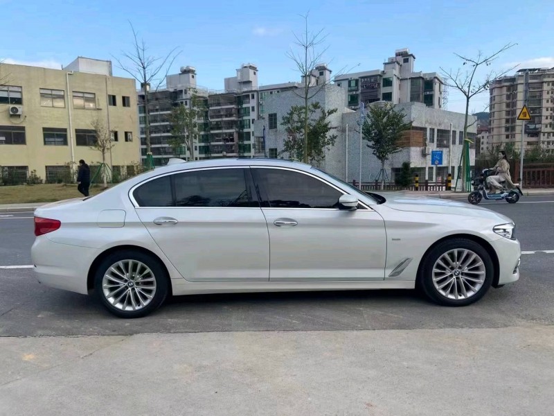 广州18年宝马5系4
