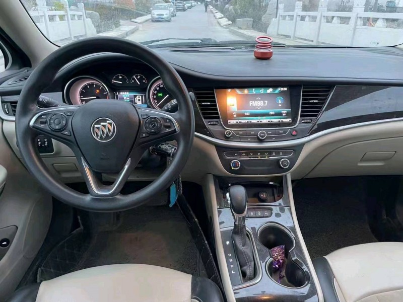 枣庄18年别克威朗5